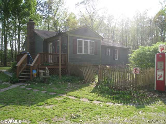 2671 Dorrell Road Aylett, VA 23009 - Photo 2 of 5 Exterior Back