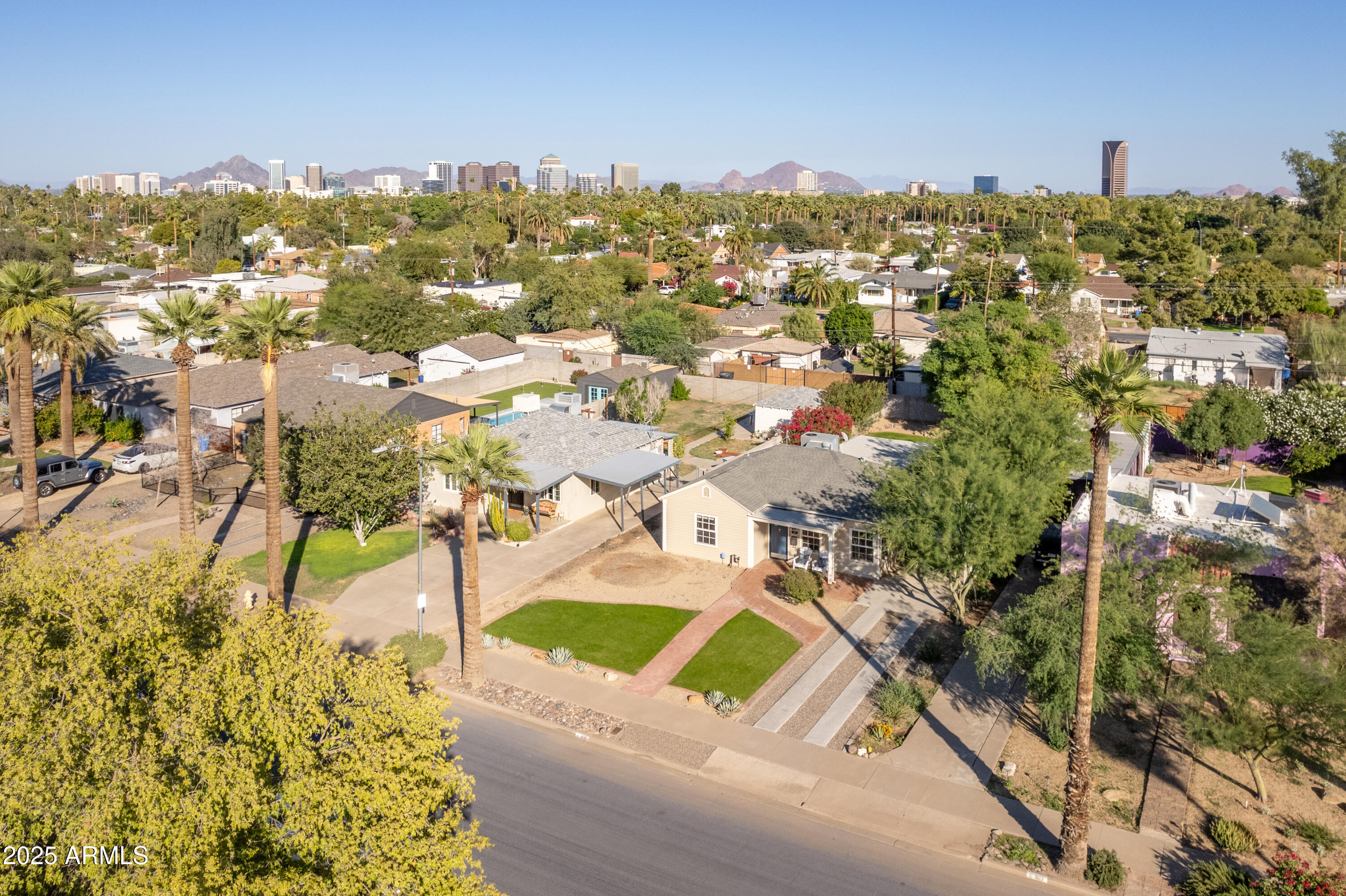 1621 North 16th Avenue Phoenix, AZ 85007 - Photo 28 of 32 a view of a city