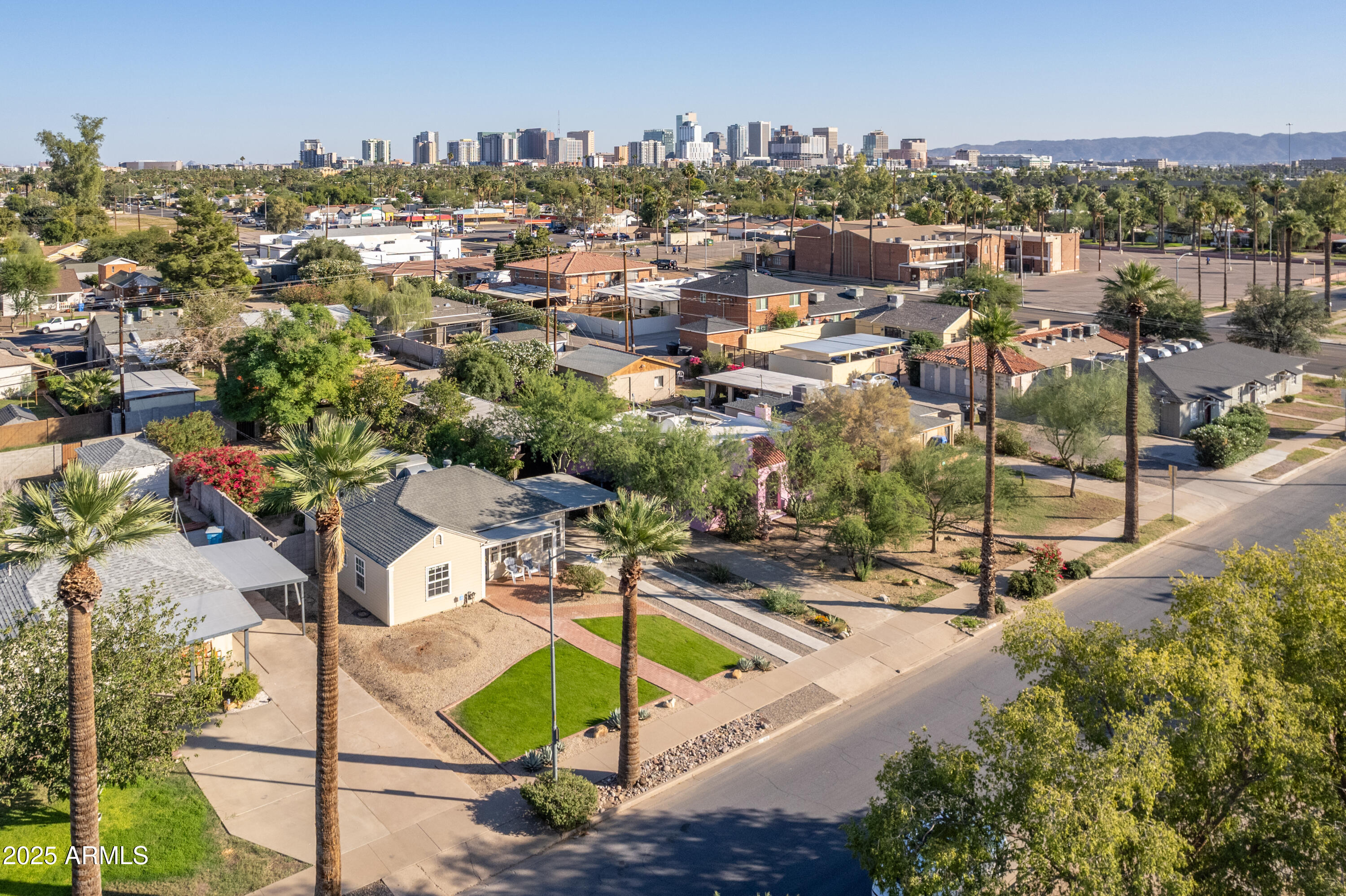 1621 North 16th Avenue Phoenix, AZ 85007 - Photo 29 of 32 a view of a city