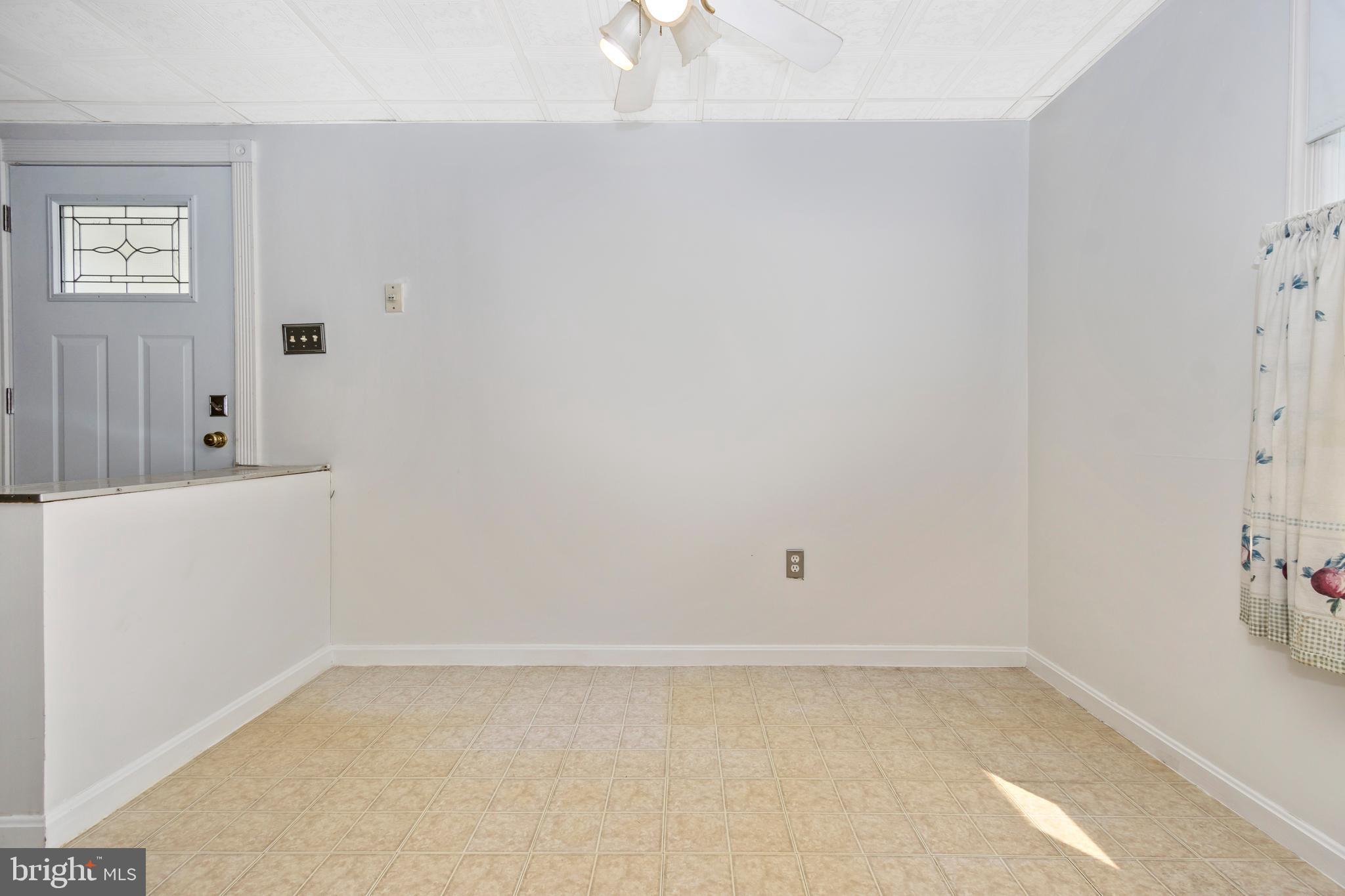 2422 Brunswick Road Baltimore, MD 21227 - Photo 13 of 28 Dining area