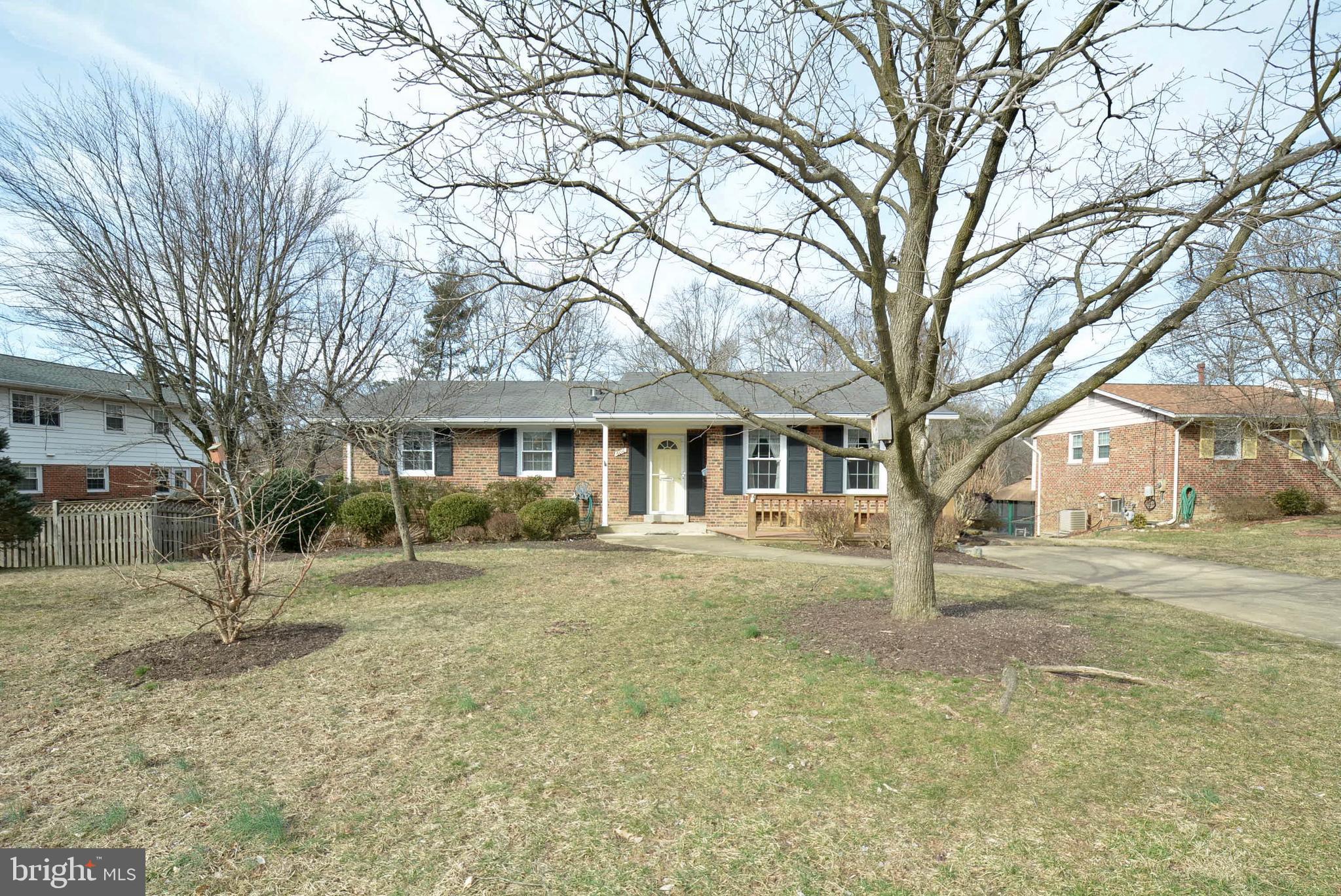 6010 Meriwether Lane Springfield, VA 22150 - Photo 2 of 37 Front of Home