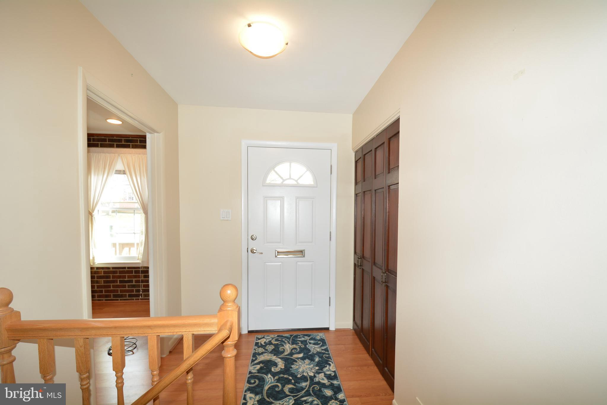 6010 Meriwether Lane Springfield, VA 22150 - Photo 3 of 37 Foyer