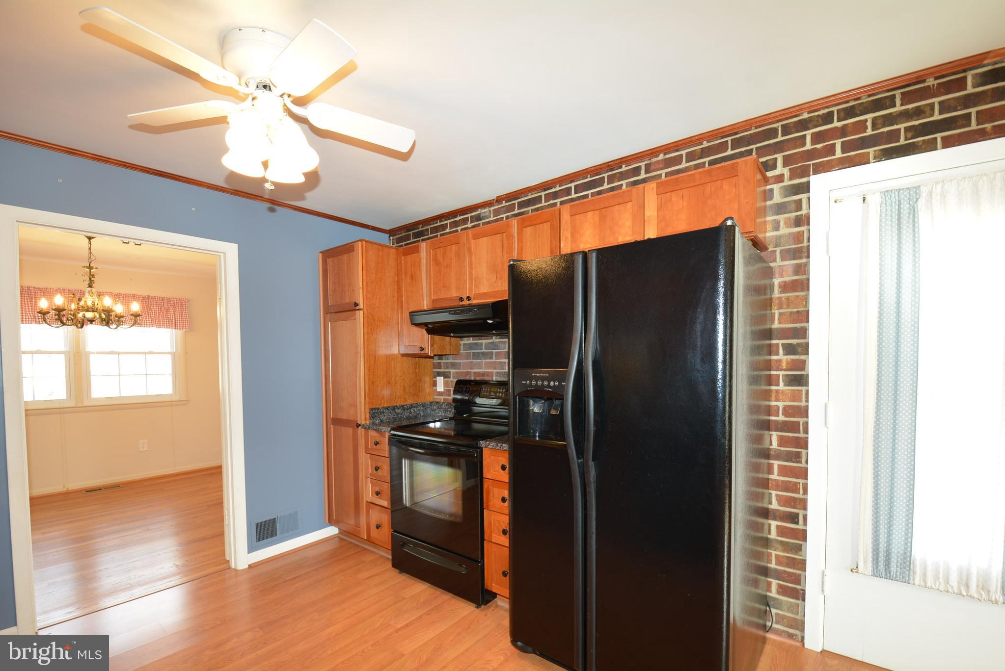 6010 Meriwether Lane Springfield, VA 22150 - Photo 5 of 37 Kitchen
