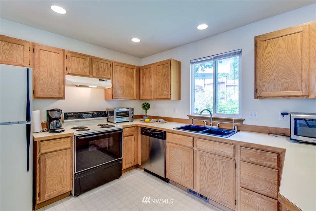 4652 Knute Anderson Road Northwest Silverdale, WA 98383 - Photo 9 of 24