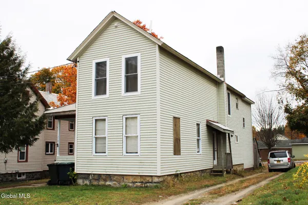 $193,000 | 112 Oak Street, Corinth, NY 12822