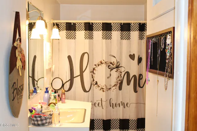 $214,900 | 112 Oak Street, Corinth, NY 12822