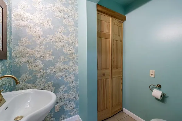 $645,000 | 218 County Farm Road, Dover, NH 03820