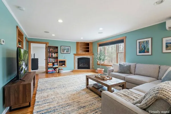 $645,000 | 218 County Farm Road, Dover, NH 03820