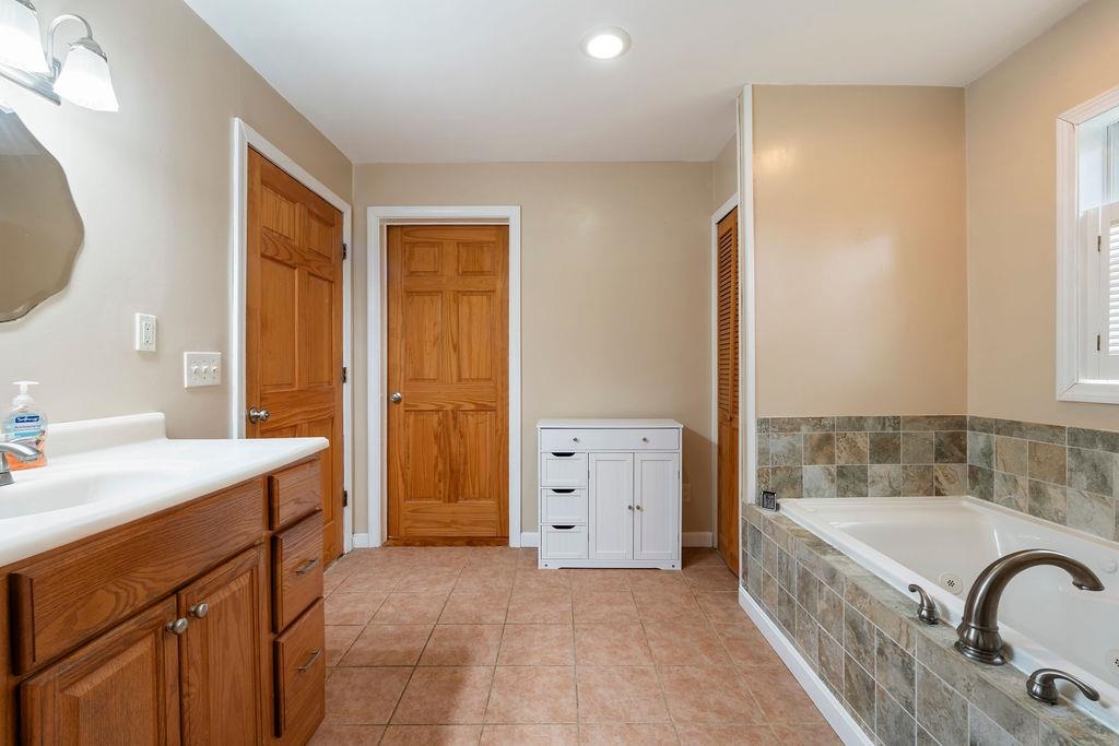 218 County Farm Road Dover, NH 03820 - Photo 22 of 35
