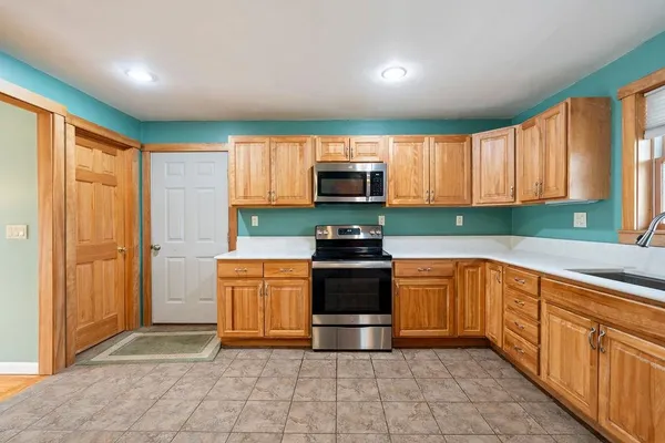 $645,000 | 218 County Farm Road, Dover, NH 03820