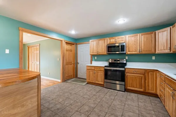 $645,000 | 218 County Farm Road, Dover, NH 03820