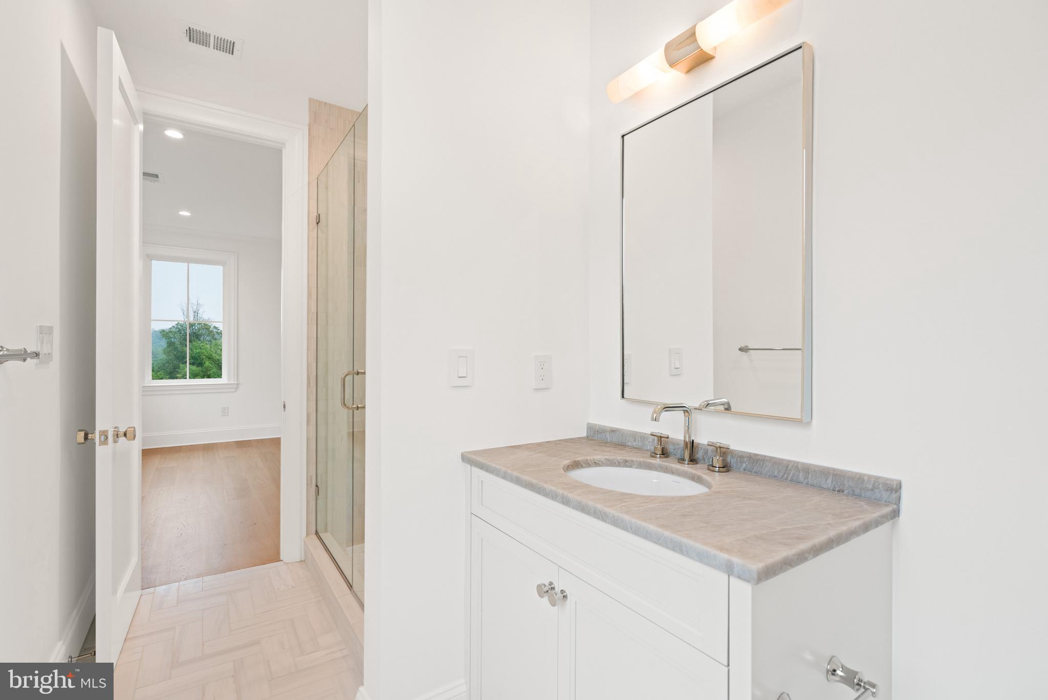 2916 Chesapeake Street Northwest Washington, DC 20008 - Photo 27 of 54 Ensuite