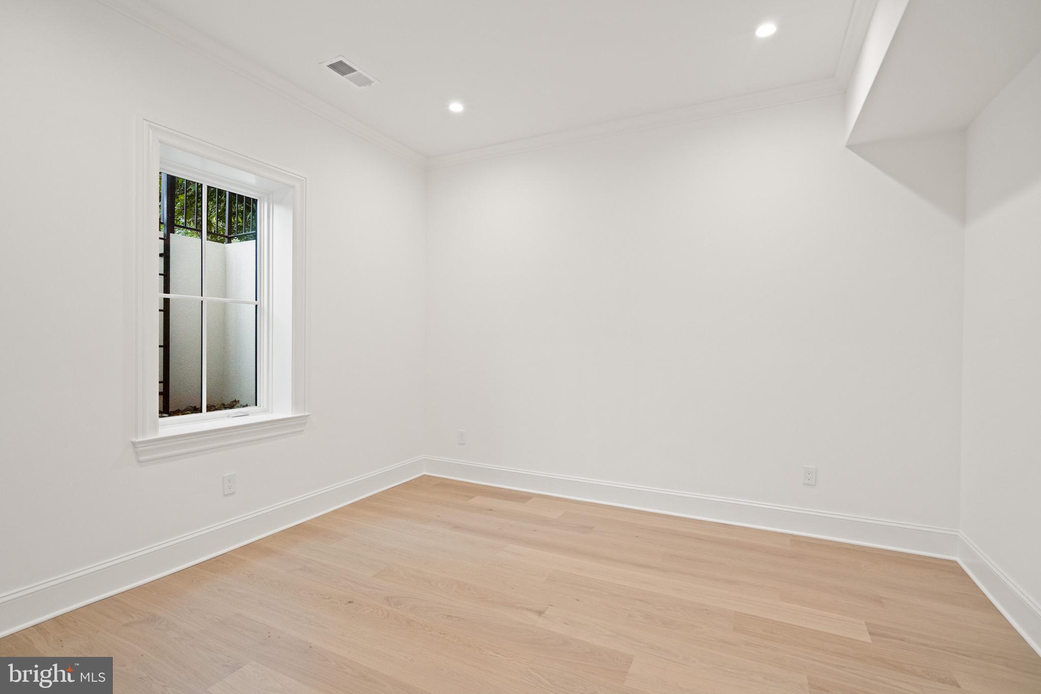 2916 Chesapeake Street Northwest Washington, DC 20008 - Photo 45 of 54 Bedroom 6