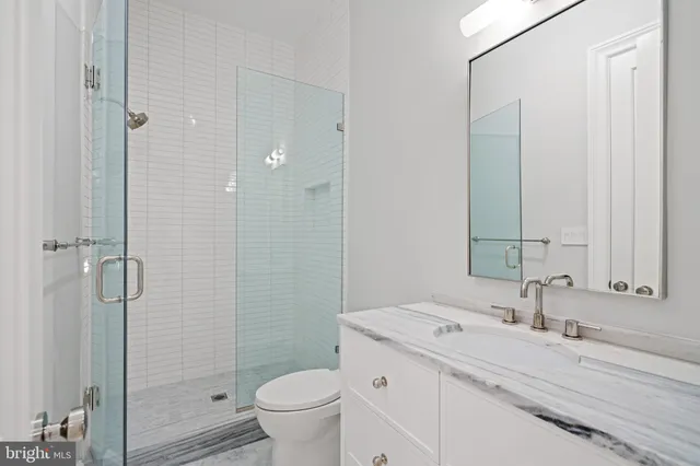 a view of a yard in front of house