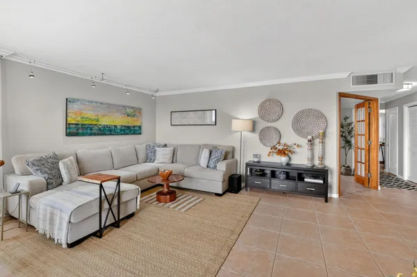$640,000 | 1050 Hillsboro Mile, Unit 602W, Hillsboro Beach, FL 33064
