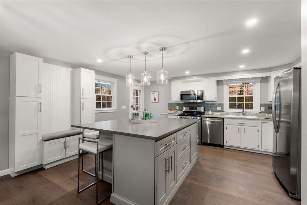 28 Dow Road Boston, MA 02132 - Photo 3 of 38