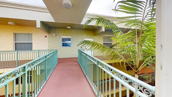 $2,300 | 1610 Presidential Way, Unit 505, West Palm Beach, FL 33401