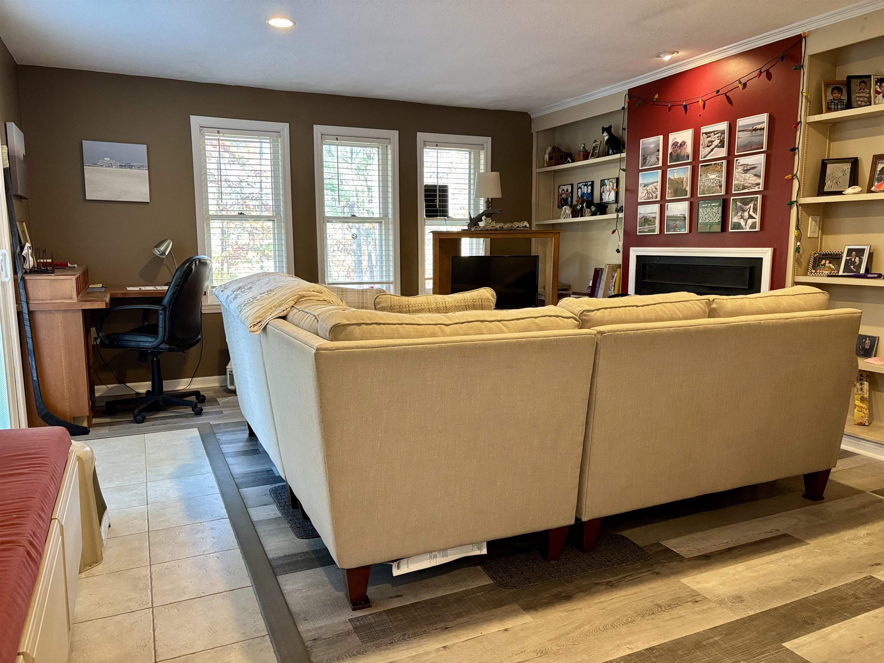 47 Winding Pond Road, Unit 47 Londonderry, NH 03053 - Photo 3 of 21