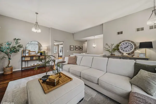 $569,000 | 230 Willow Bend, Bolingbrook, IL 60490