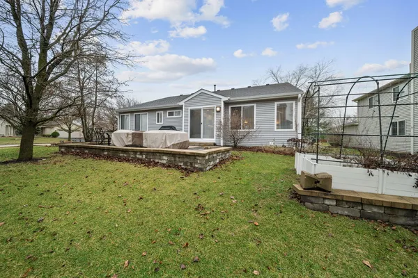 $569,000 | 230 Willow Bend, Bolingbrook, IL 60490