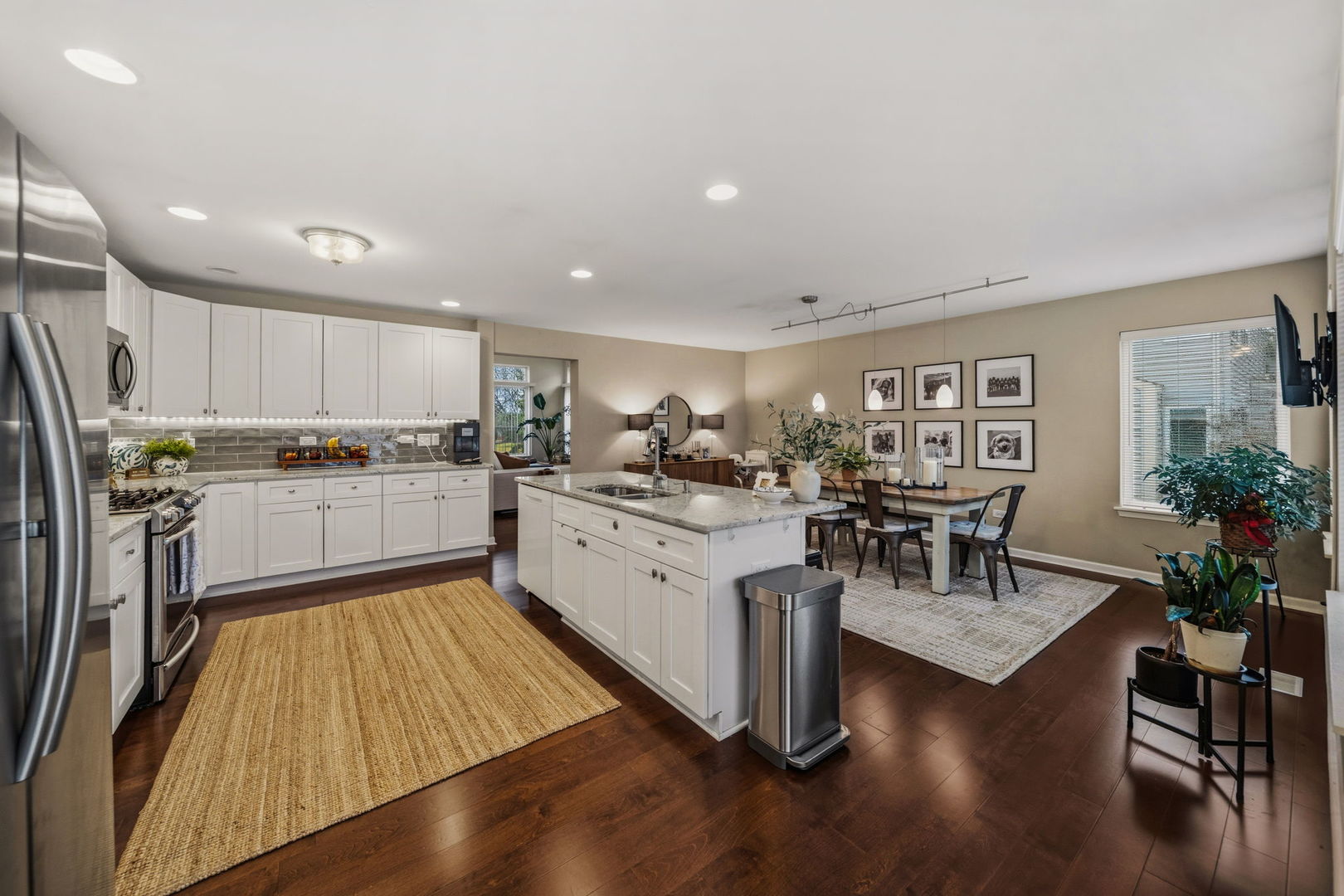 230 Willow Bend Bolingbrook, IL 60490 - Photo 7 of 36