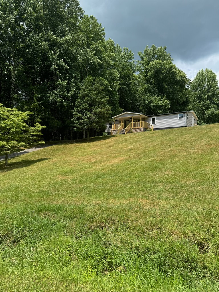 2805 Joy Ranch Road Woodlawn, VA 24381 - Photo 4 of 40 Gallery Image 4