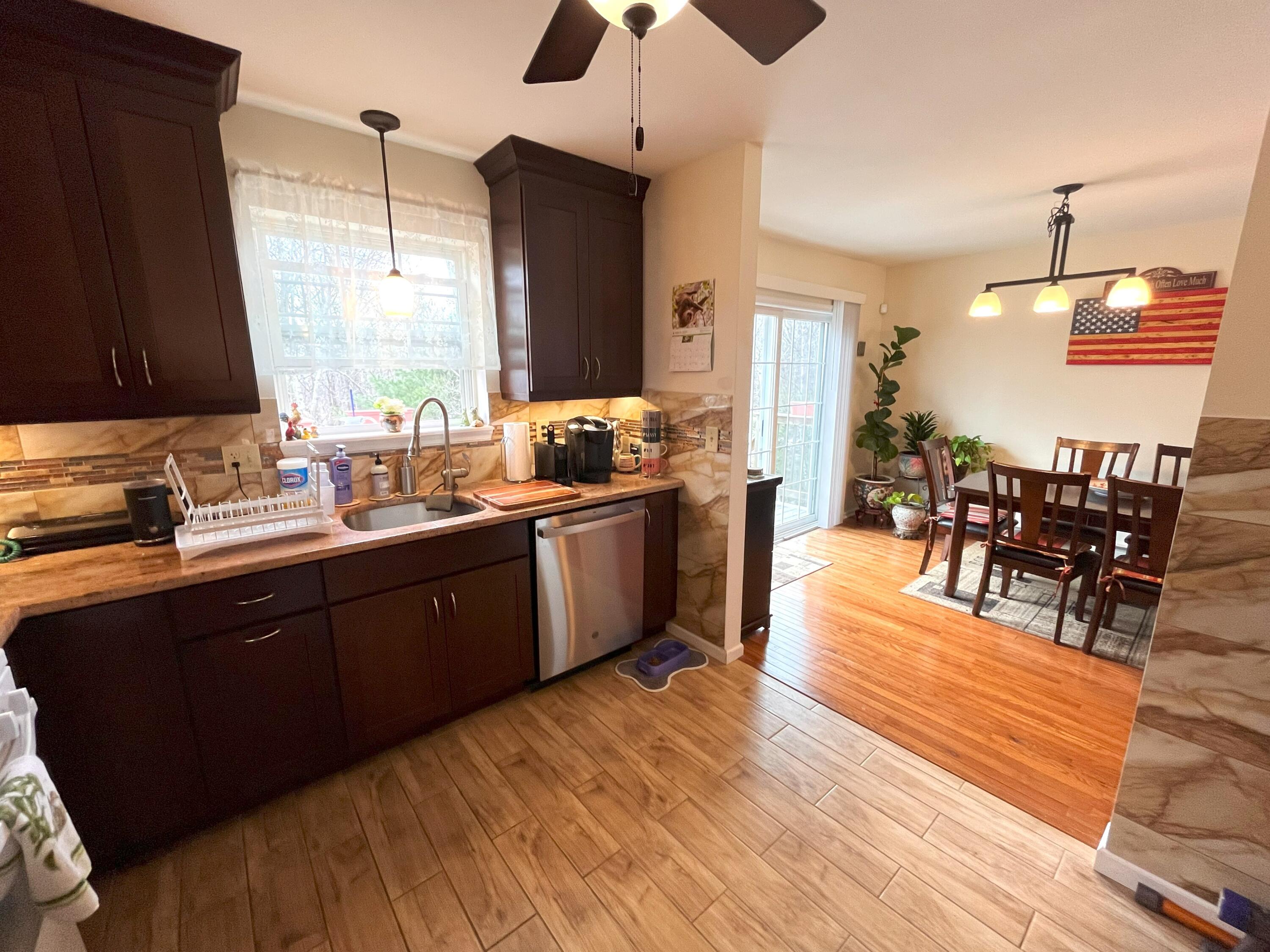 8 Iowa Road Albrightsville, PA 18210 - Photo 18 of 49 Kitchen