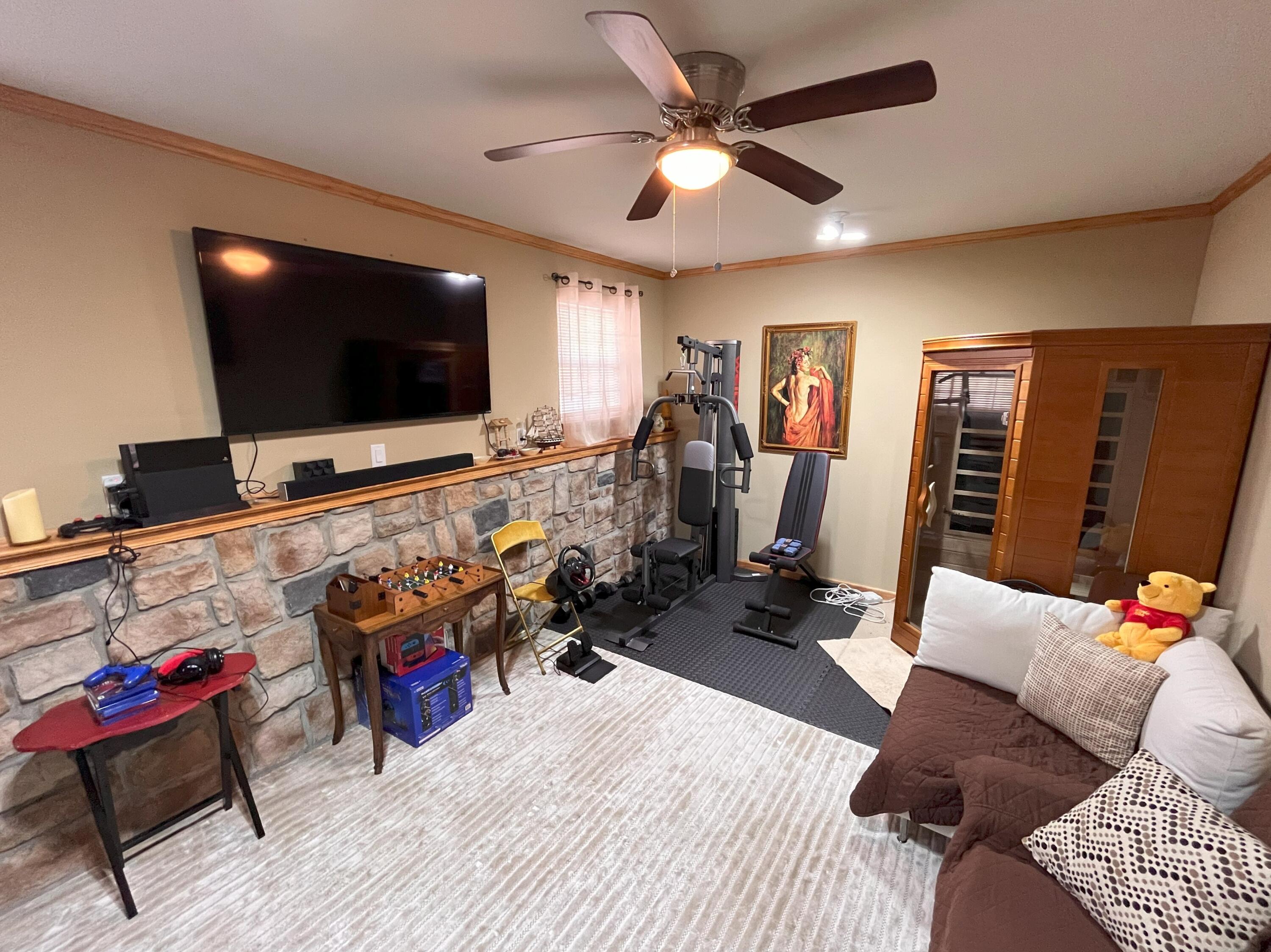 8 Iowa Road Albrightsville, PA 18210 - Photo 30 of 49 Family Room