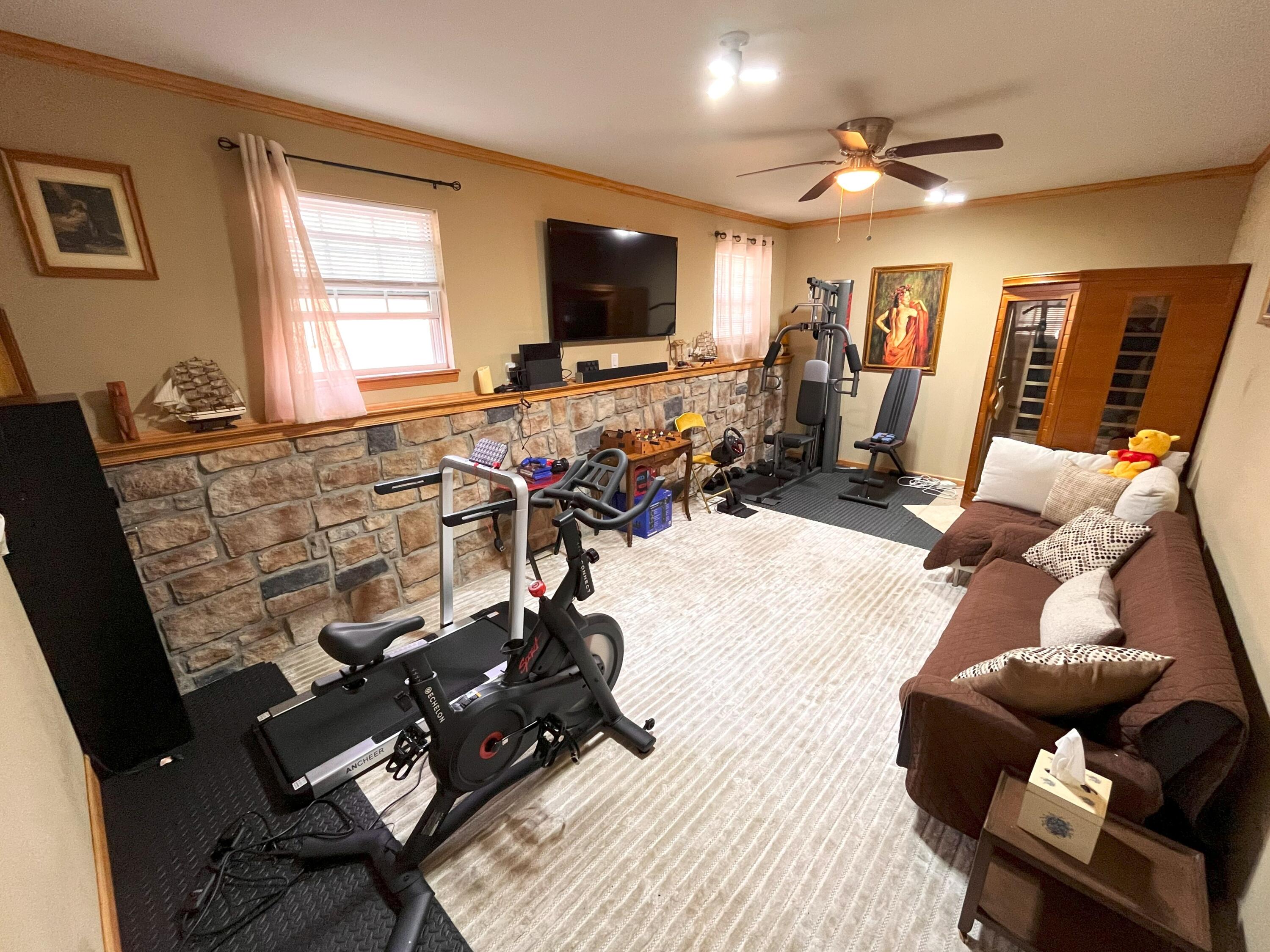 8 Iowa Road Albrightsville, PA 18210 - Photo 6 of 49 Family Room