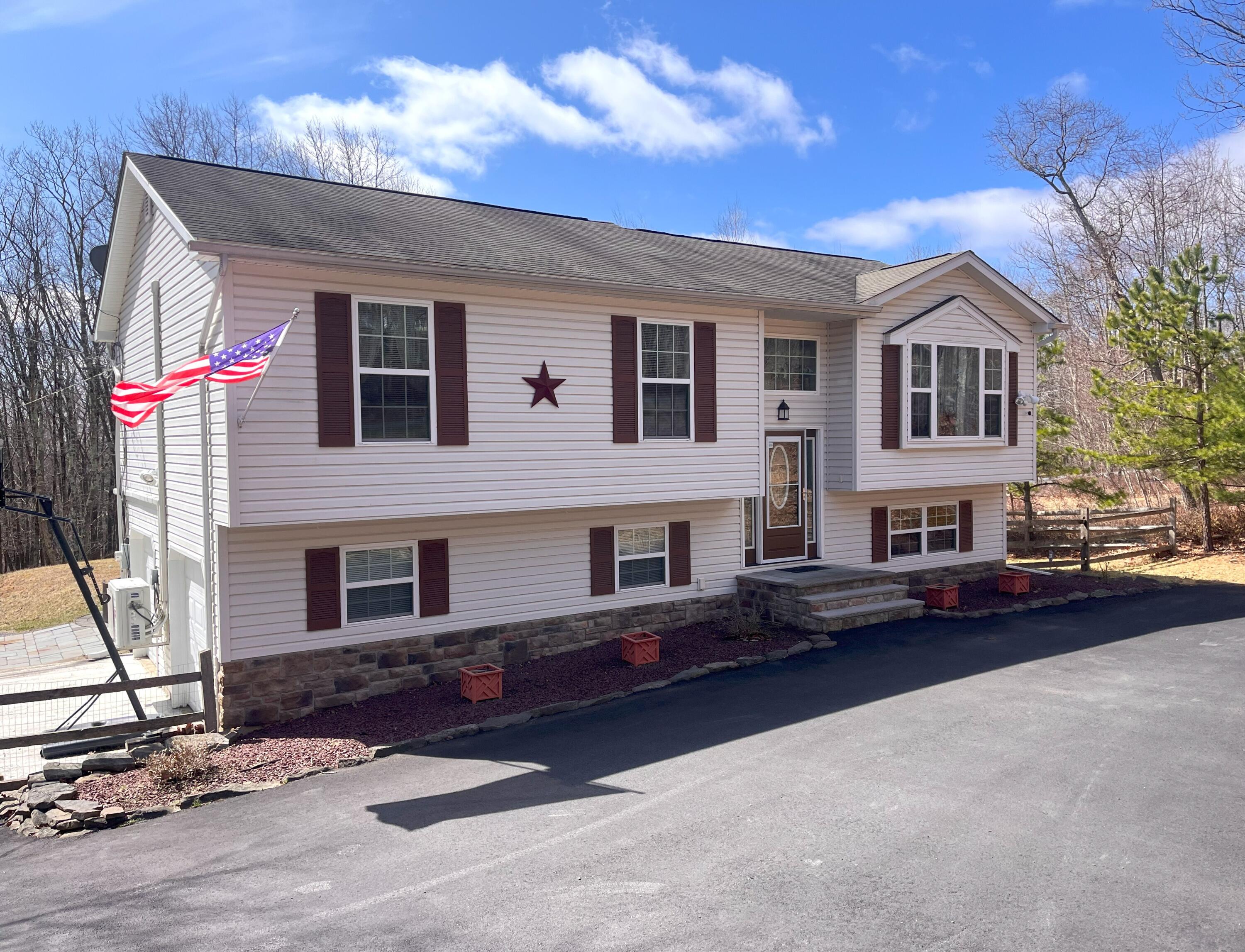 8 Iowa Road Albrightsville, PA 18210 - Photo 8 of 49 Front of Home