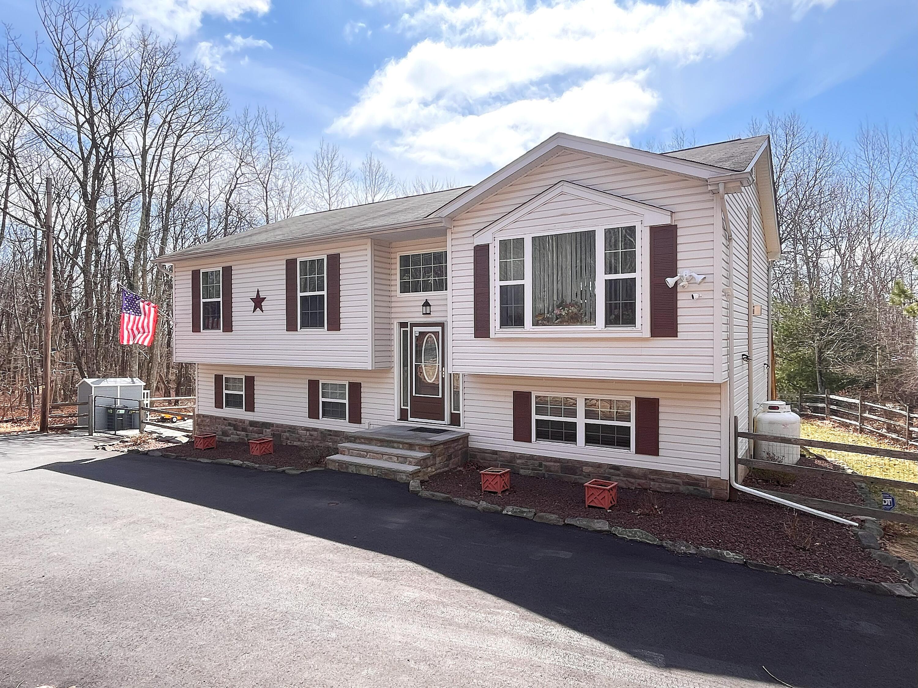 8 Iowa Road Albrightsville, PA 18210 - Photo 9 of 49 Front of Home