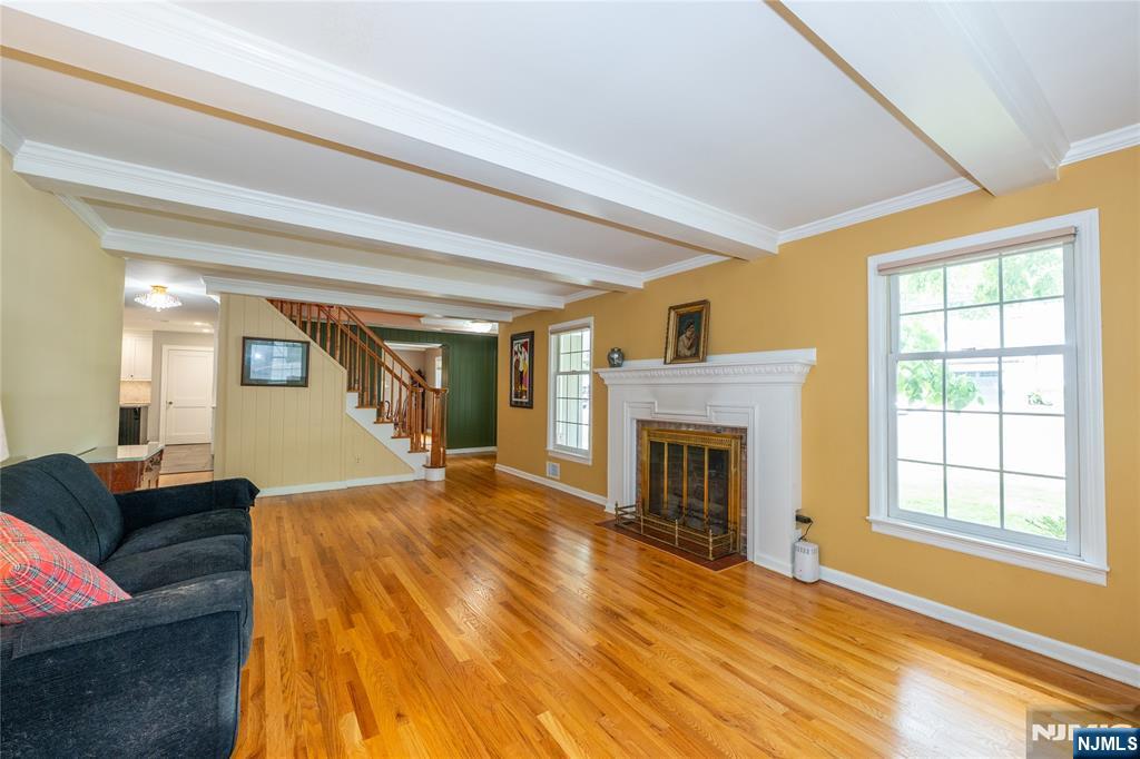 15 Congress Road Emerson, NJ 07630 - Photo 3 of 48