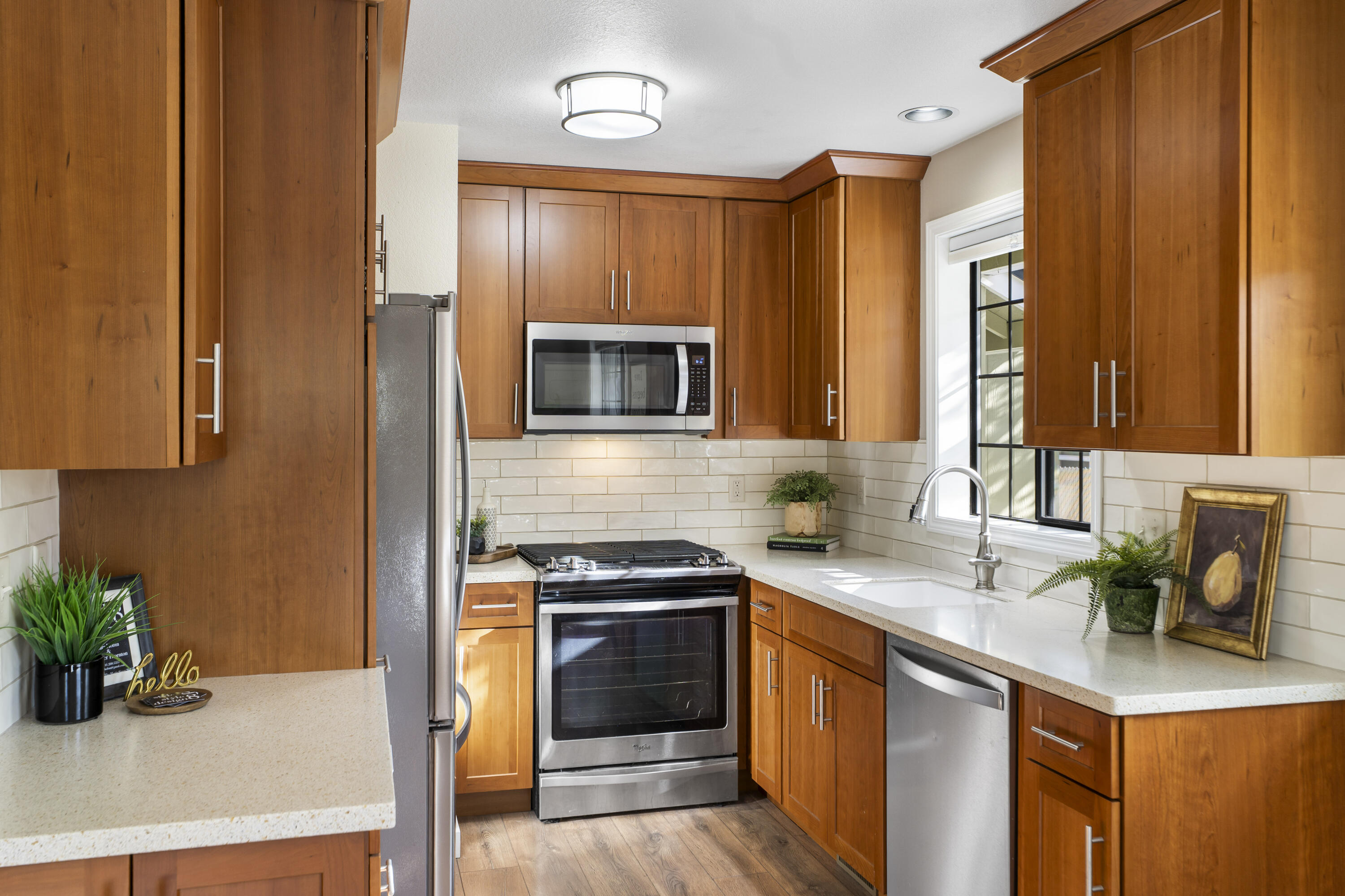 1602 Northeast 5th Street Bend, OR 97701 - Photo 10 of 39 Kitchen