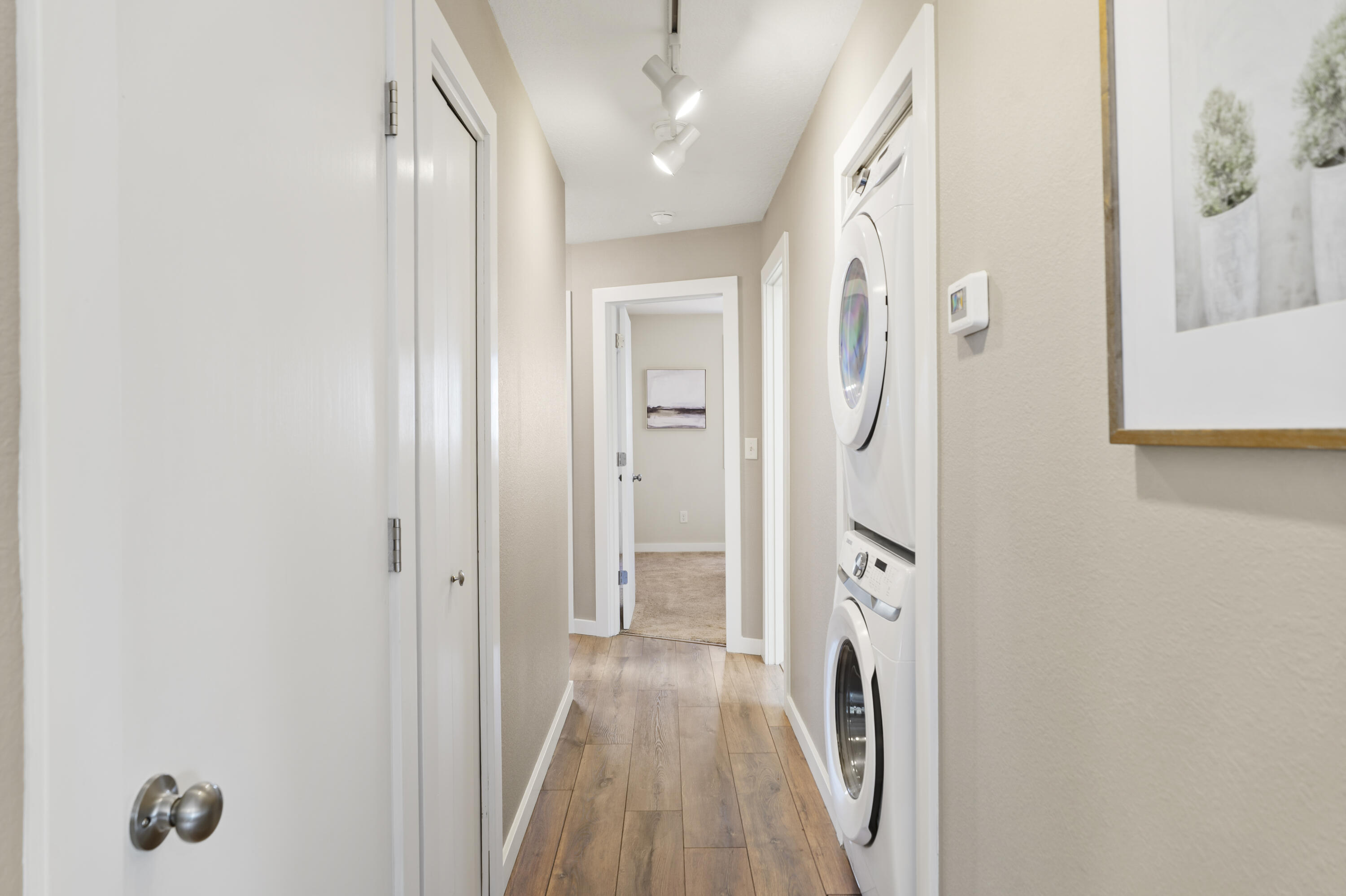 1602 Northeast 5th Street Bend, OR 97701 - Photo 15 of 39 Hallway