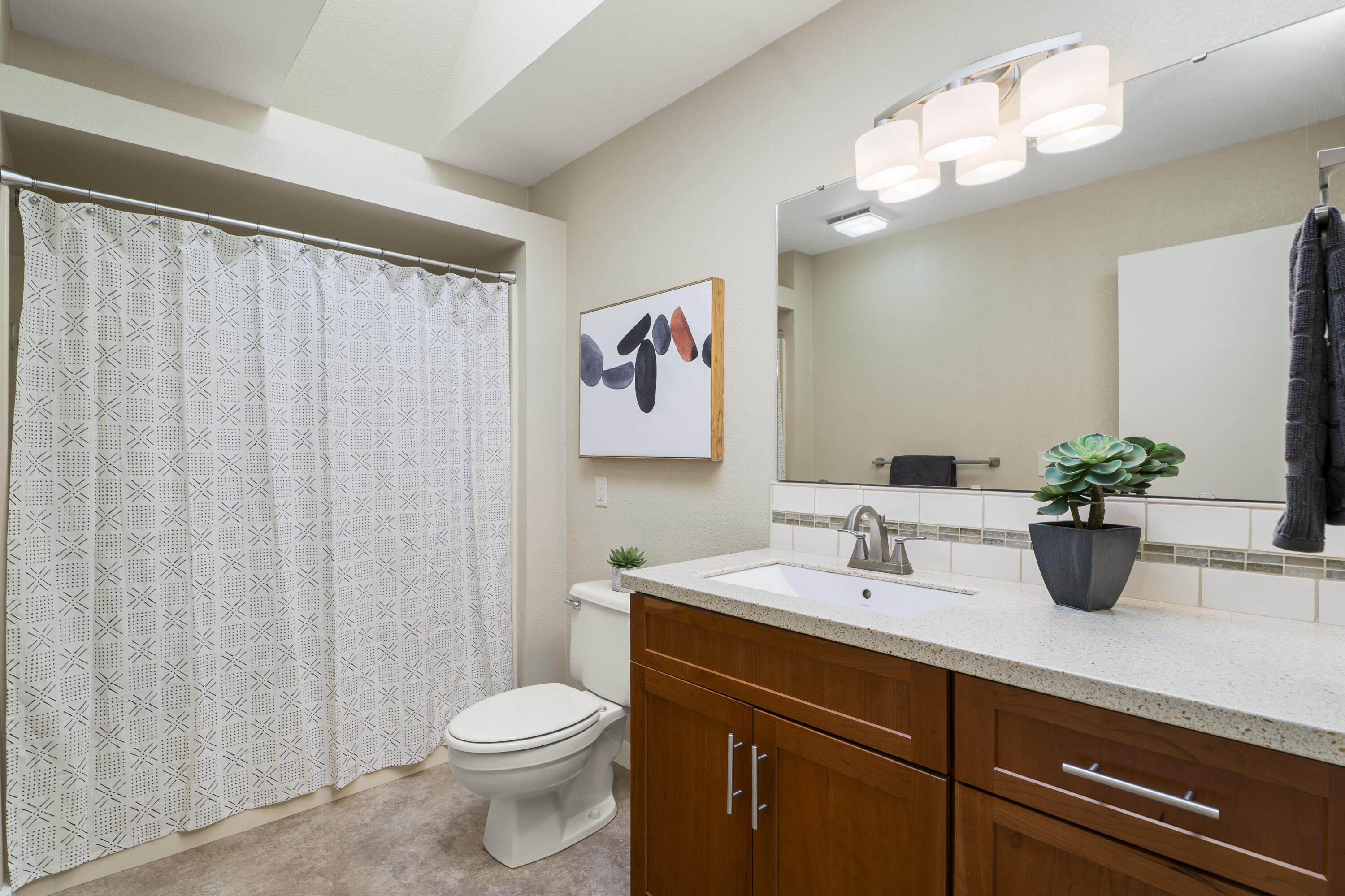 1602 Northeast 5th Street Bend, OR 97701 - Photo 16 of 39 Guest Bathroom