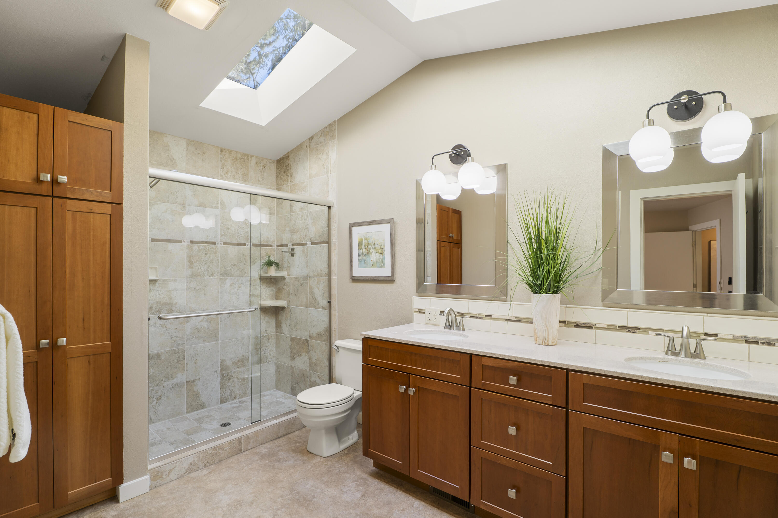 1602 Northeast 5th Street Bend, OR 97701 - Photo 19 of 39 Primary Bathroom