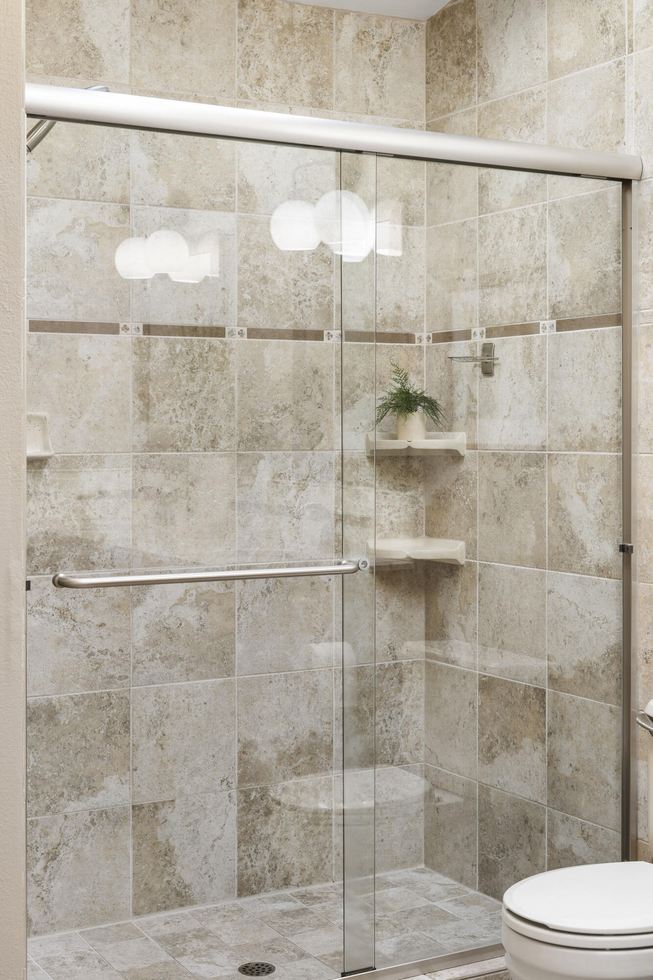 1602 Northeast 5th Street Bend, OR 97701 - Photo 20 of 39 Primary Bathroom