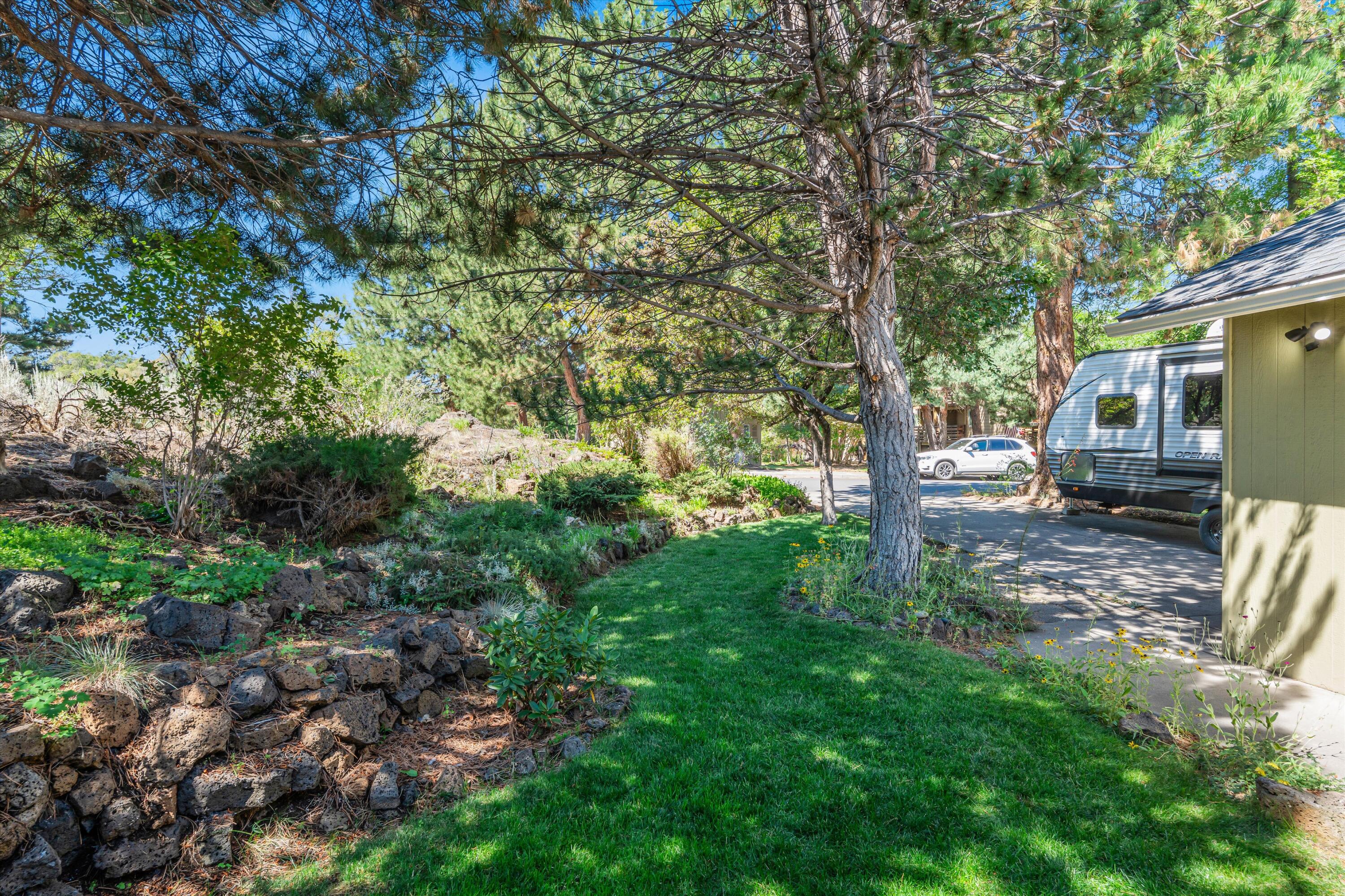 1602 Northeast 5th Street Bend, OR 97701 - Photo 36 of 39 Front Yard