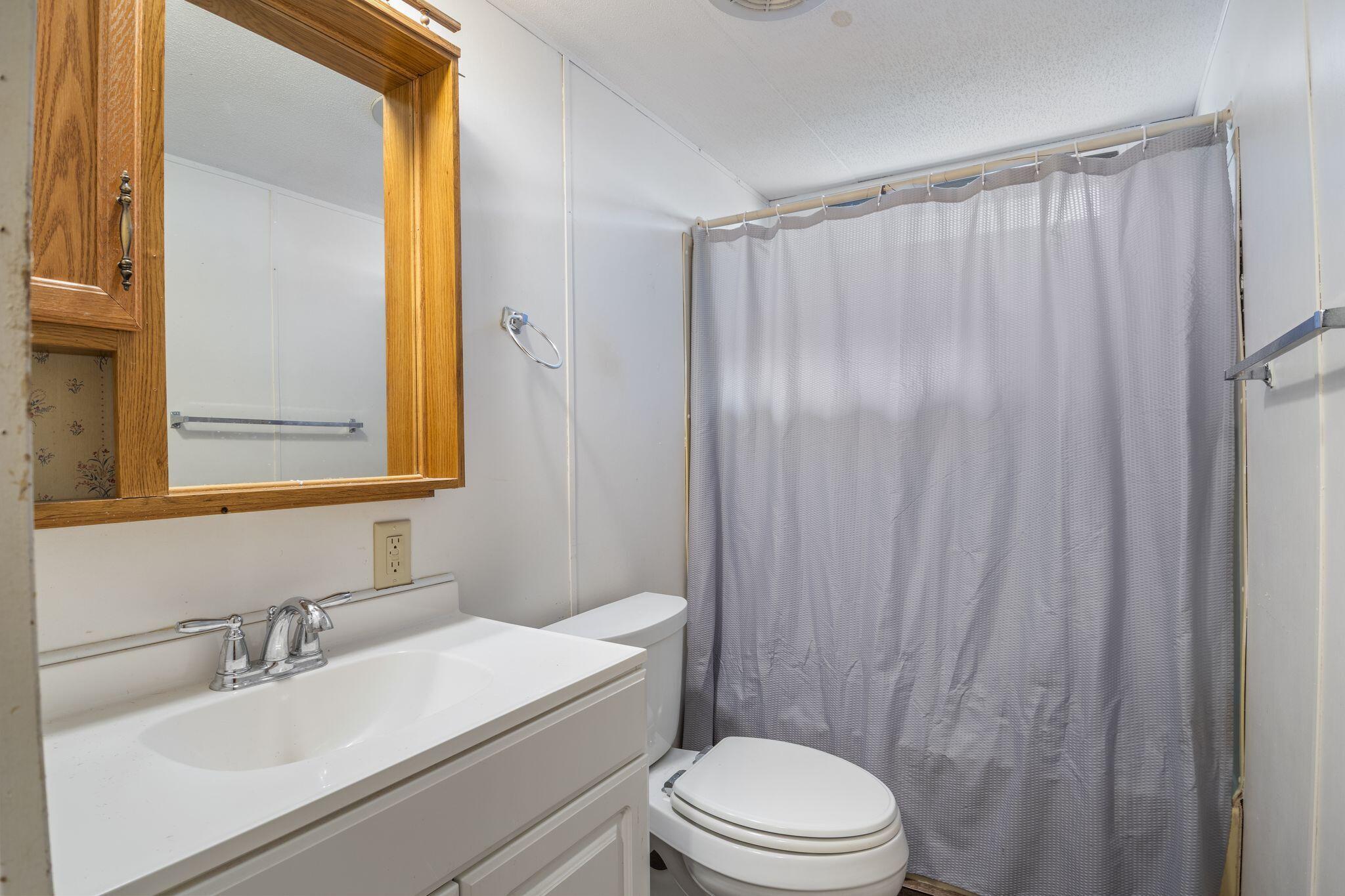 580 Bonny Eagle Road Standish, ME 04084 - Photo 12 of 29 Bathroom