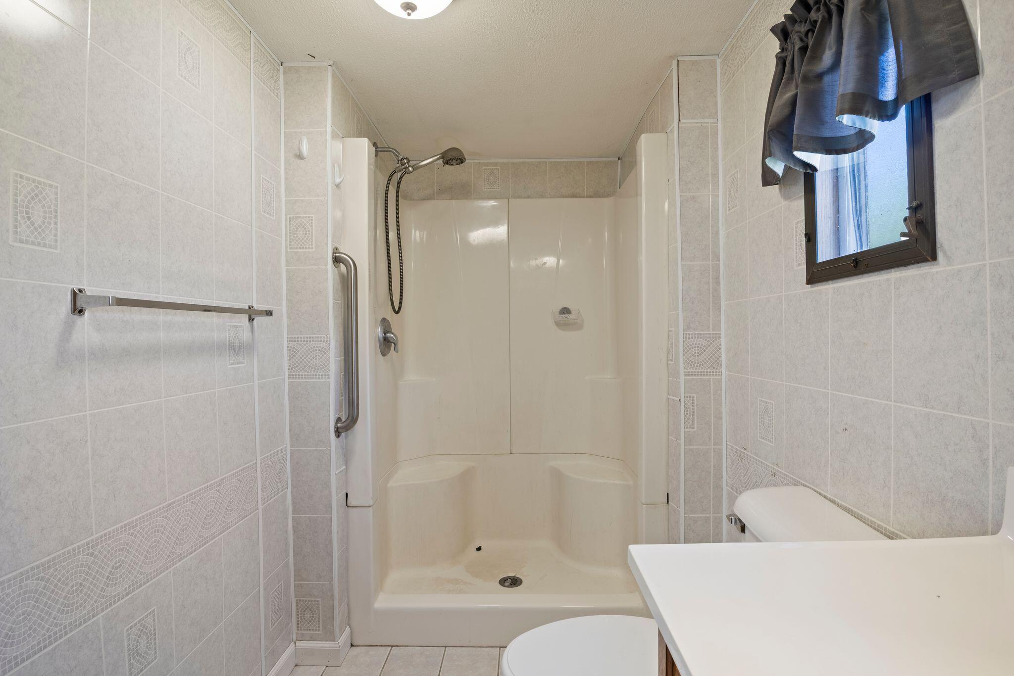 580 Bonny Eagle Road Standish, ME 04084 - Photo 18 of 29 Bathroom Primary