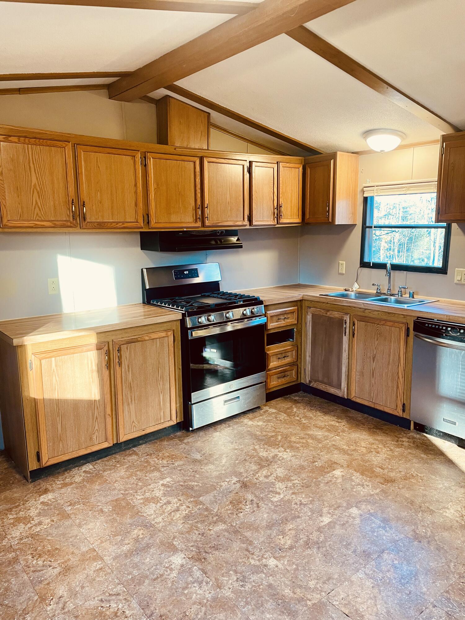 580 Bonny Eagle Road Standish, ME 04084 - Photo 9 of 29 Kitchen