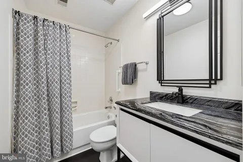 $750,000 | 5823 Linden Square Court, Unit 52, Rockville, MD 20852