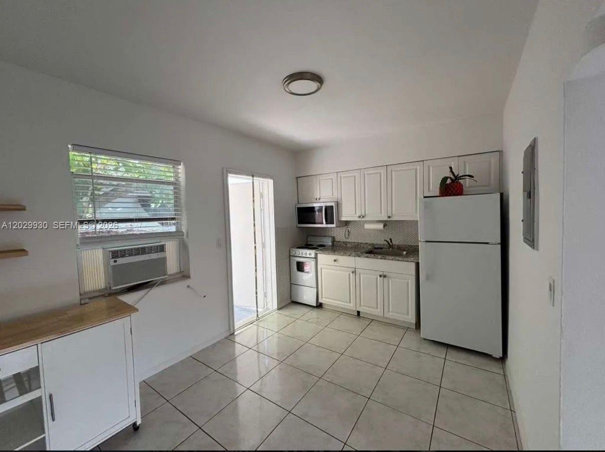 424 Northeast 64th Street, Unit 2 Miami, FL 33138 - Photo 3 of 12