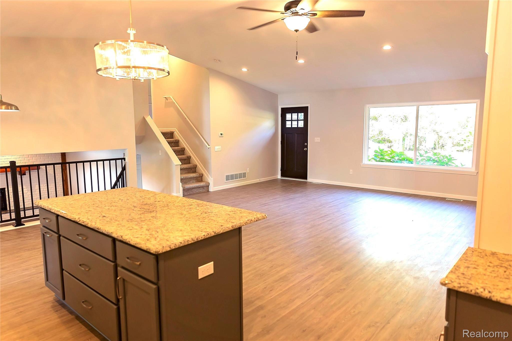 1400 East Coon Lake Road Howell, MI 48843 - Photo 10 of 57 IMG_8064.jpg