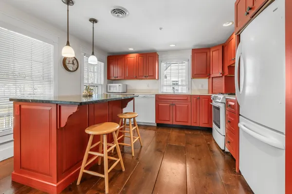 $899,000 | 31 Huntington Place, Unit 1 2 & 3, Rochester, VT 05767