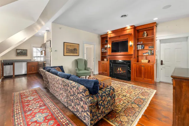 $899,000 | 31 Huntington Place, Unit 1 2 & 3, Rochester, VT 05767