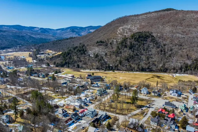 $899,000 | 31 Huntington Place, Unit 1 2 & 3, Rochester, VT 05767