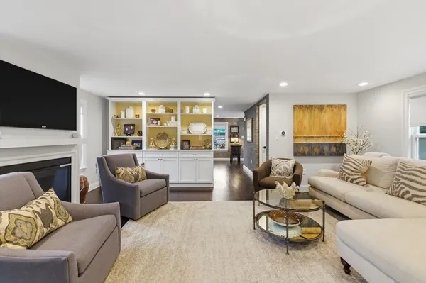 $1,525,000 | 847 Massachusetts Avenue, Lexington, MA 02420