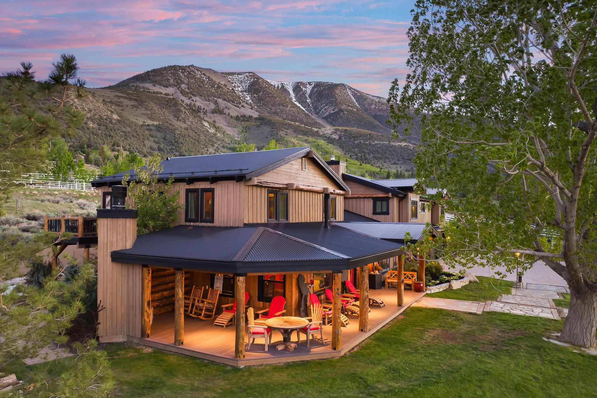 716 Aspen Springs Ranch Road, Unit 59012 Mammoth Lakes, CA 93546 - Photo 48 of 50 a view of a house with roof deck front of house
