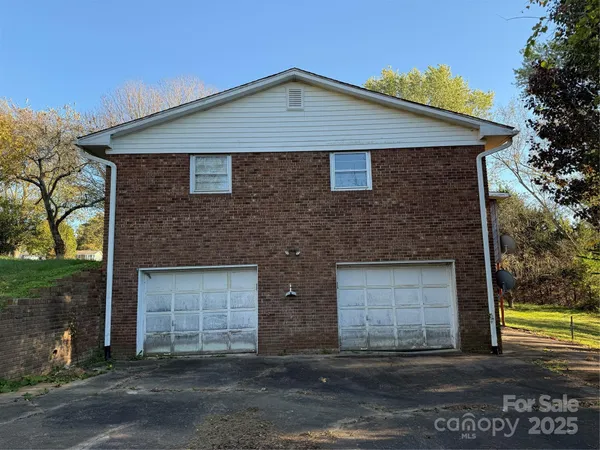 $264,000 | 68 Sun Valley Drive, Alexander, NC 28701